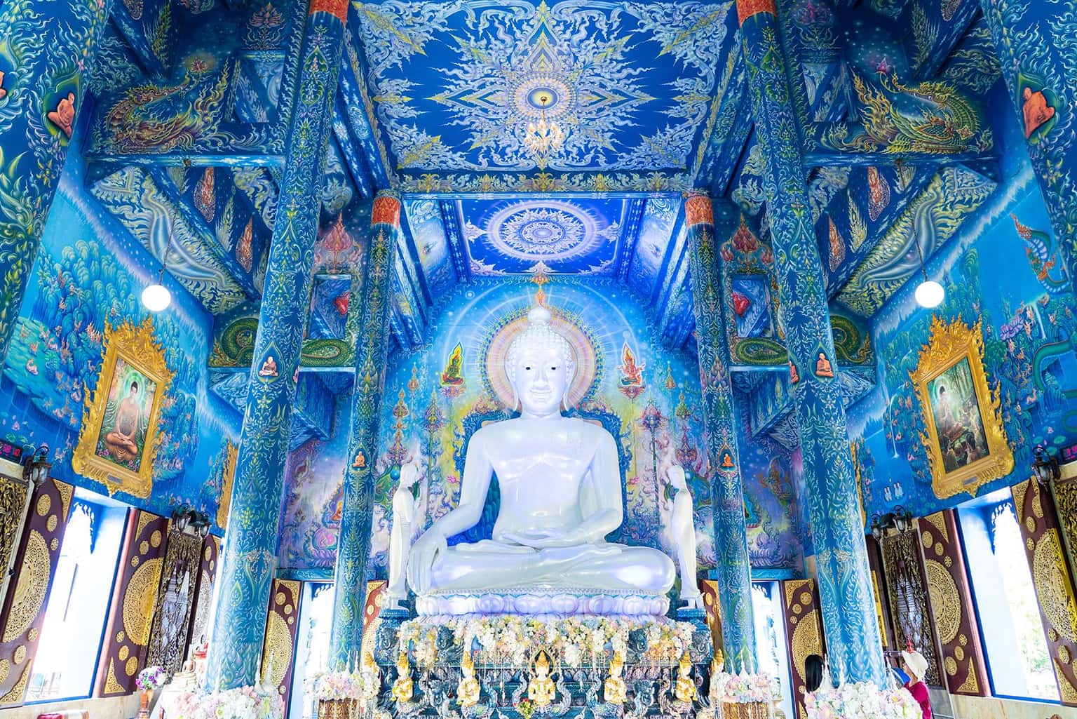 justfly blue temlple chiang rai thailand