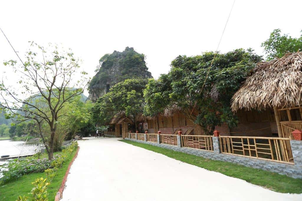 phong 4 nguoi view nui quoc khanh bamboo homestay ninh binh