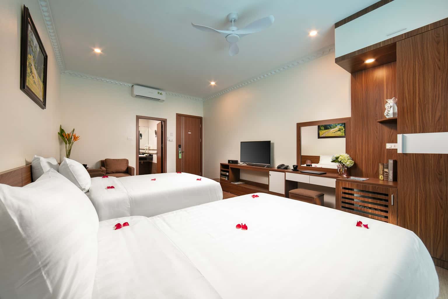 justfly deluxe twin tam coc holiday hotel & villa ninh binh 