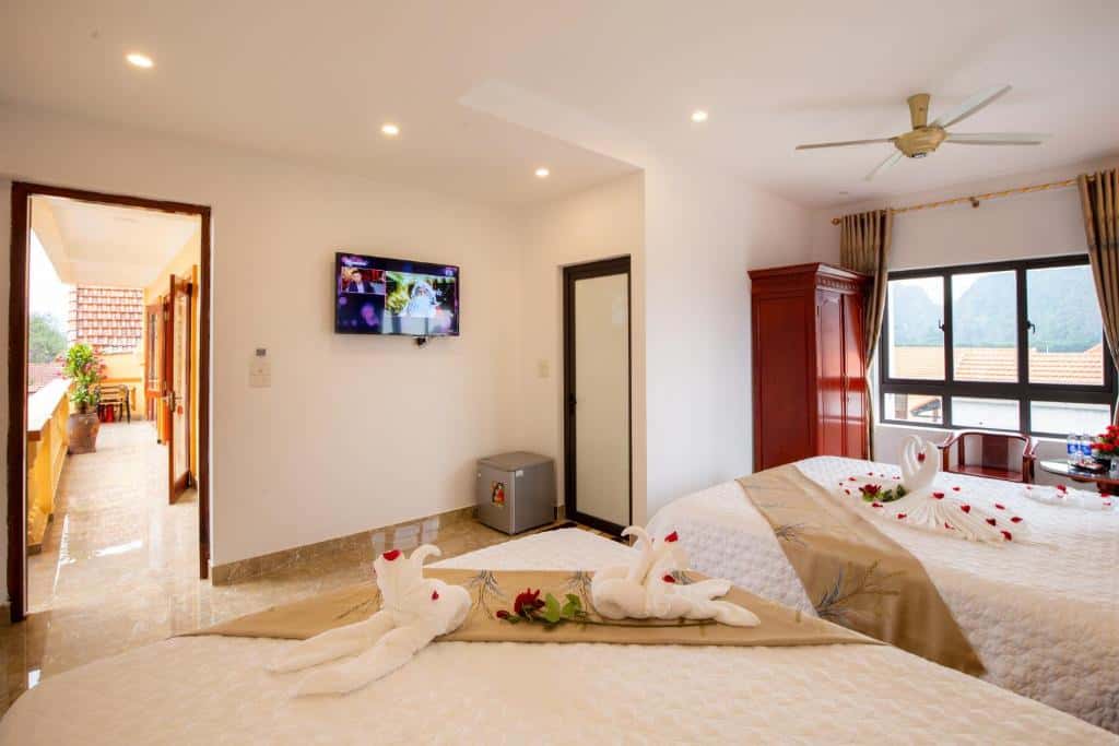 phong gia dinh co ban cong lys homestay ninh binh