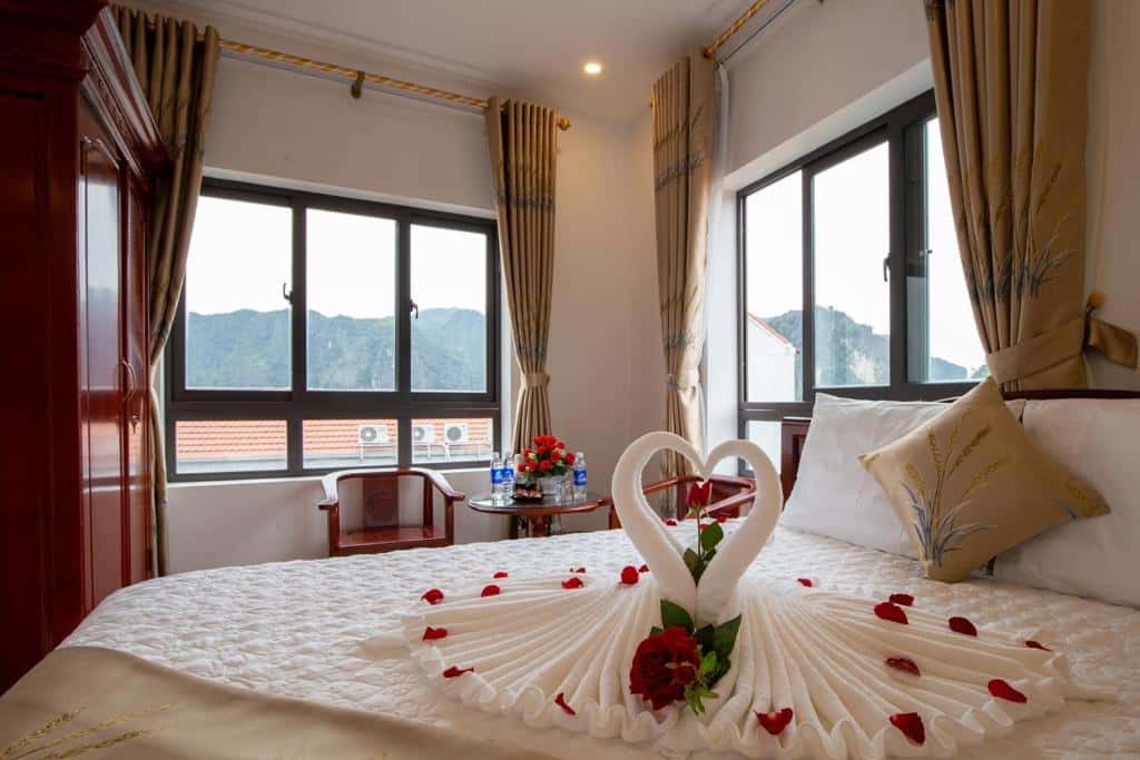 phong gia dinh co ban cong lys homestay ninh binh
