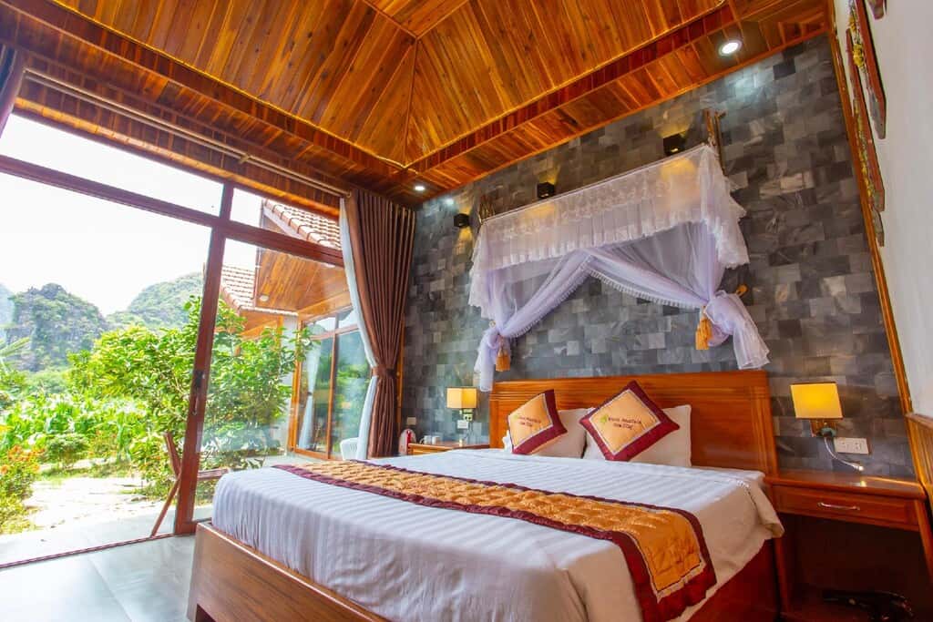 phong superior queen green mountain homestay ninh binh