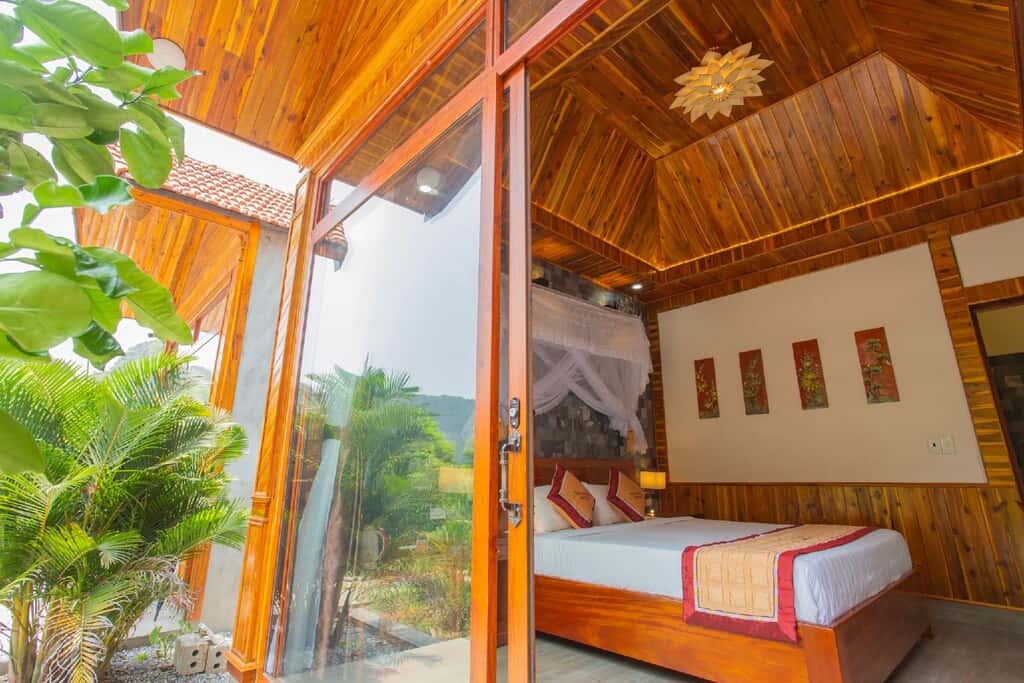 phong superior queen green mountain homestay ninh binh