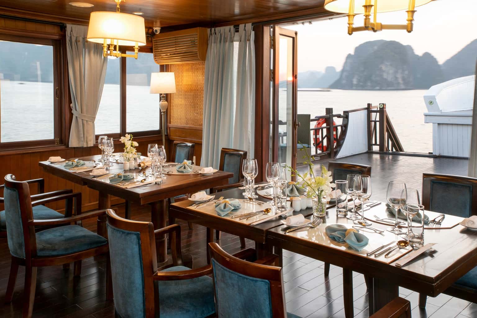 bhaya classic premium bhaya au co cruise ha long bay