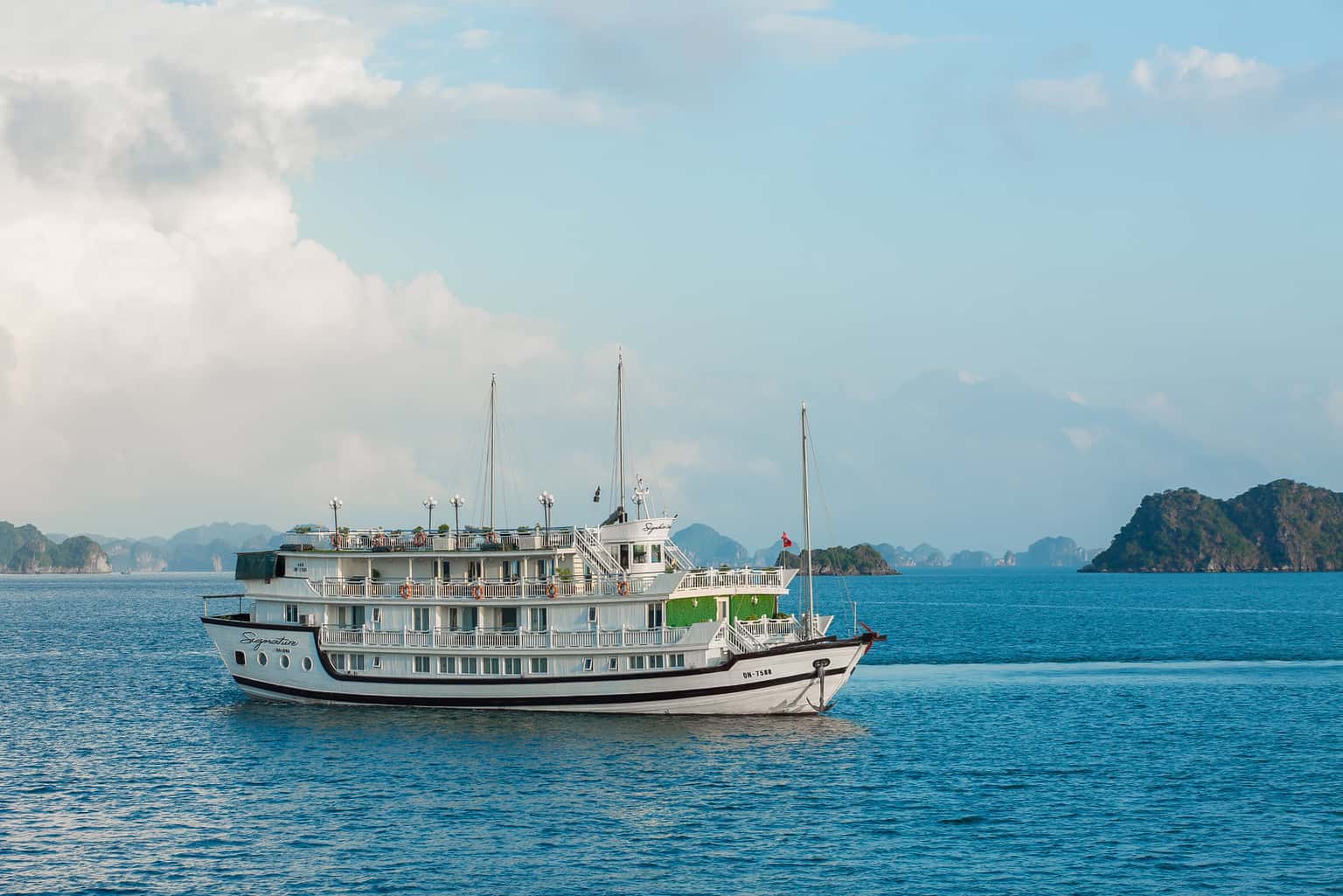 singnature cruise 12 cabins cruise ha-long bay