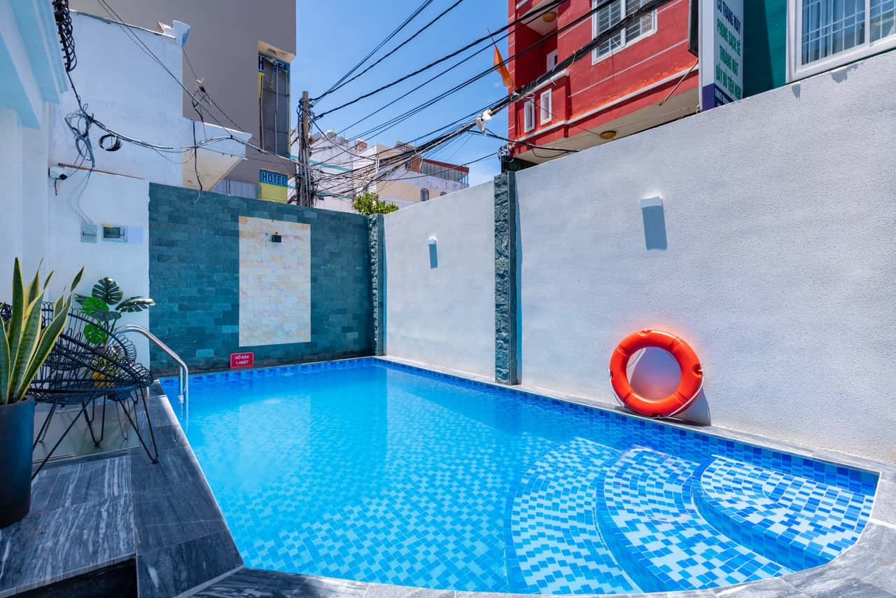 Bể bơi riêng 25m2
