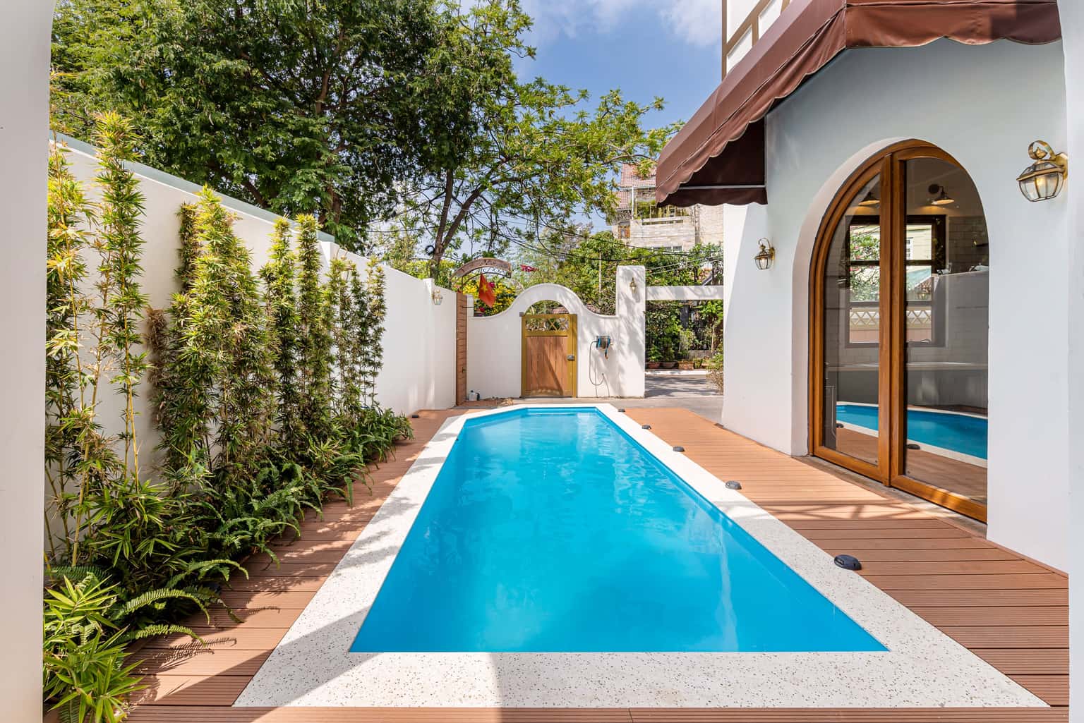Bể bơi riêng 50m2