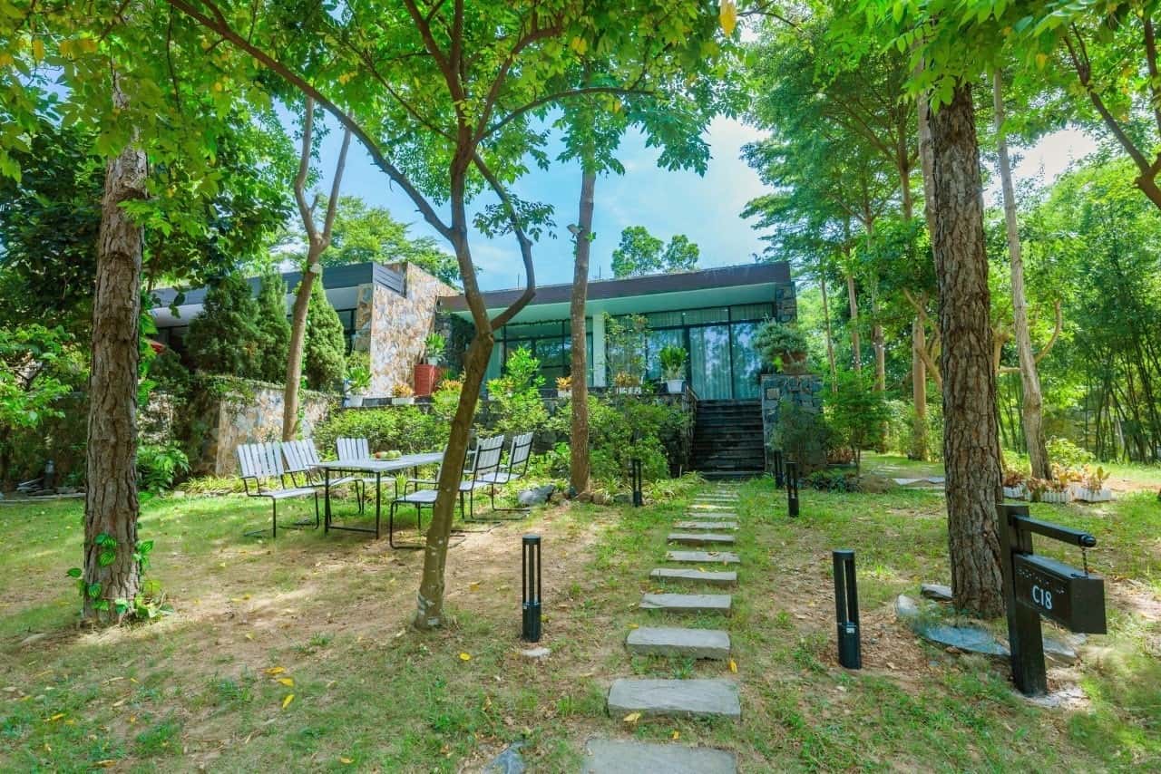 Spacious garden