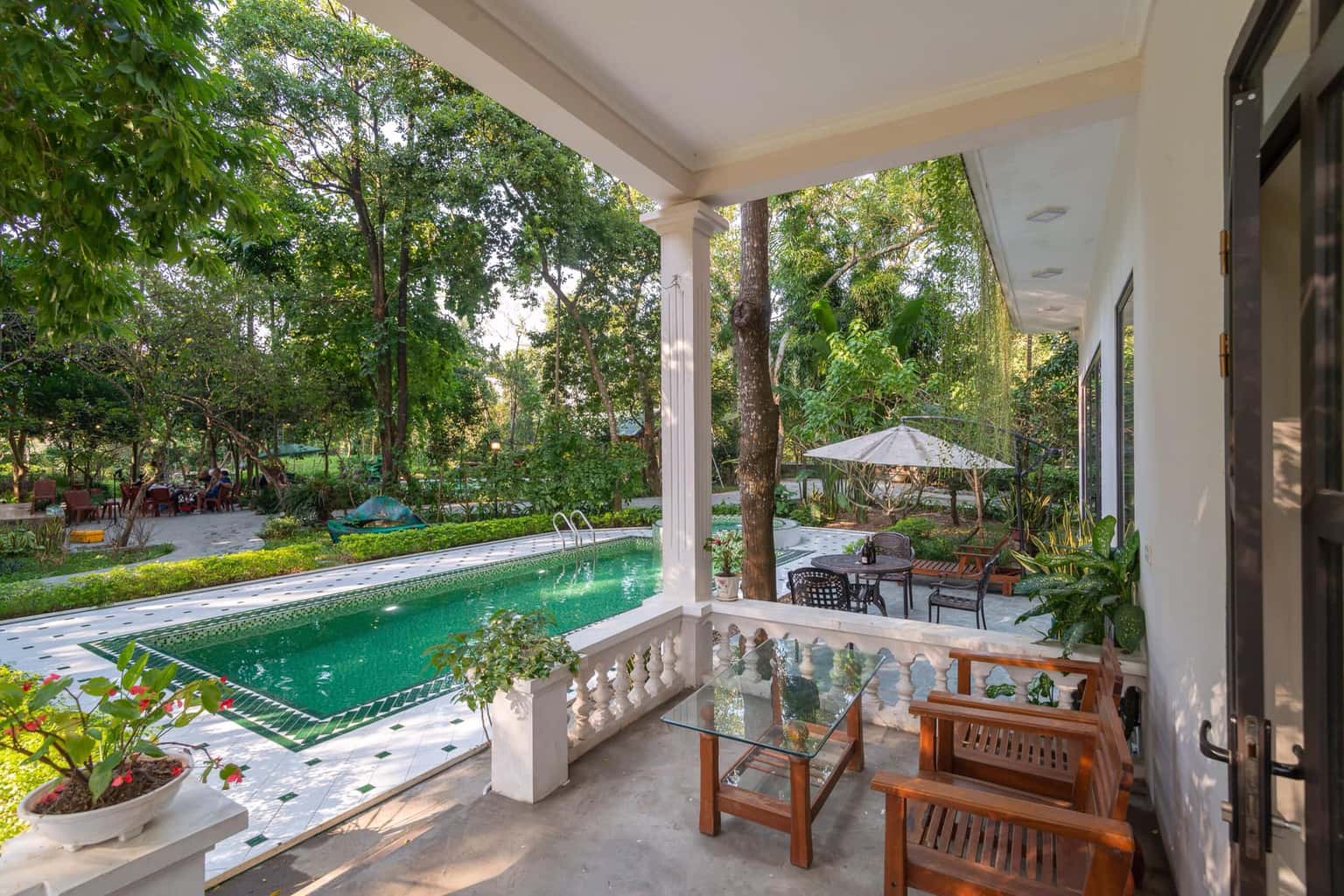justfly white house villa by de vuz hoa binh