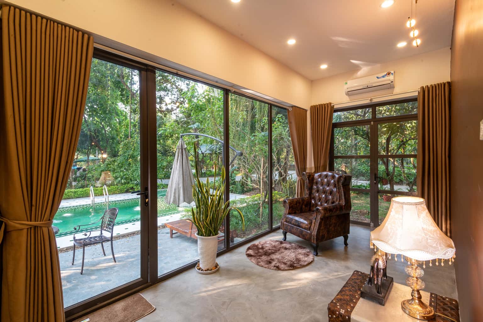 justfly white house villa by de vuz hoa binh
