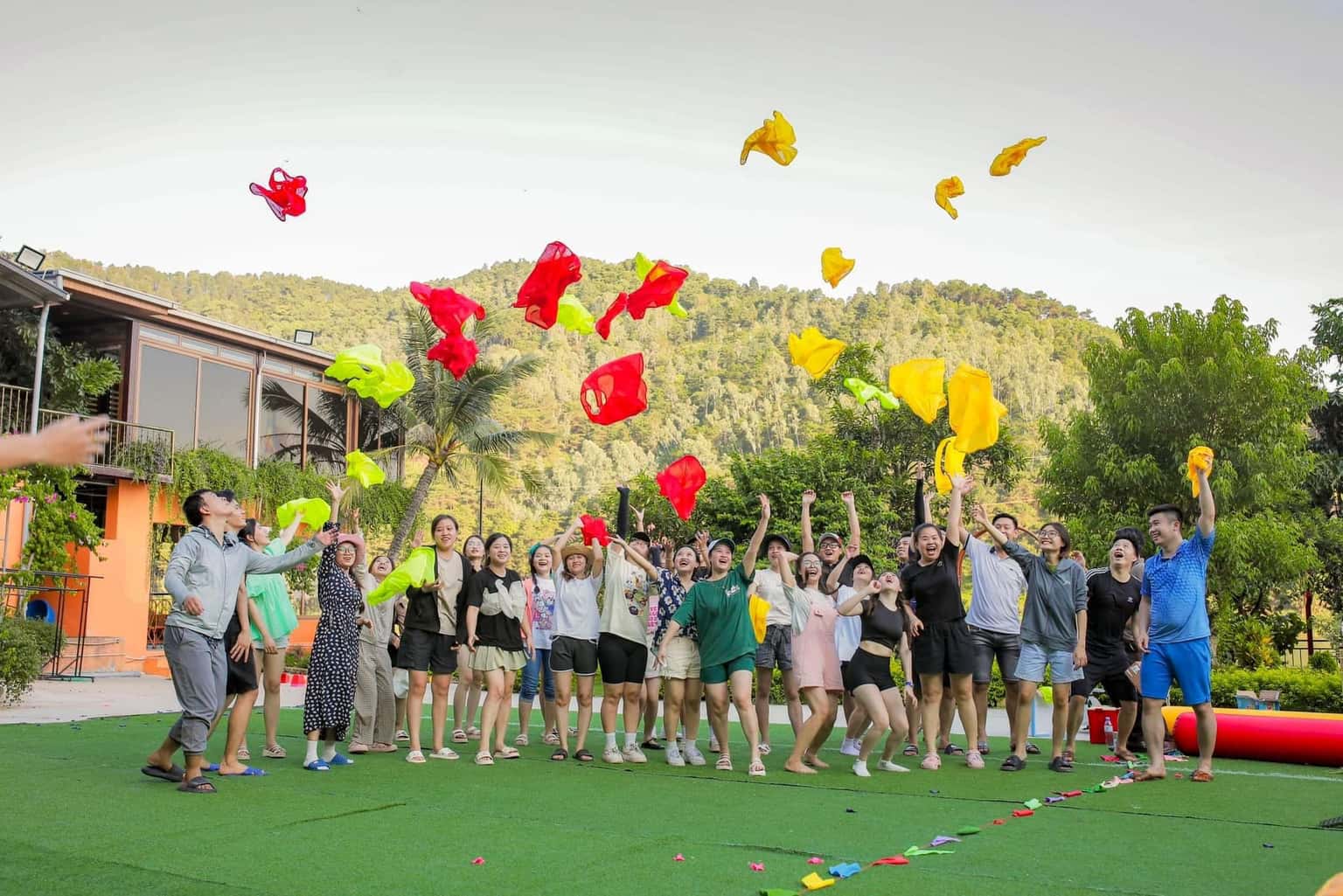 Sân team building 