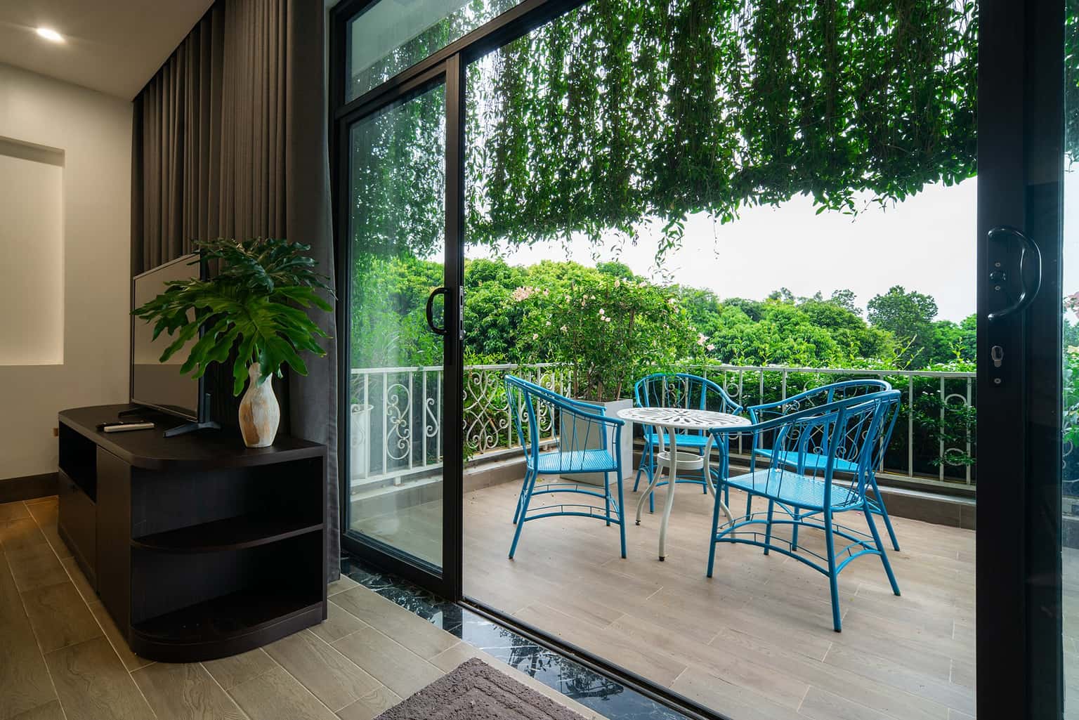 justfly bin garden villa soc son