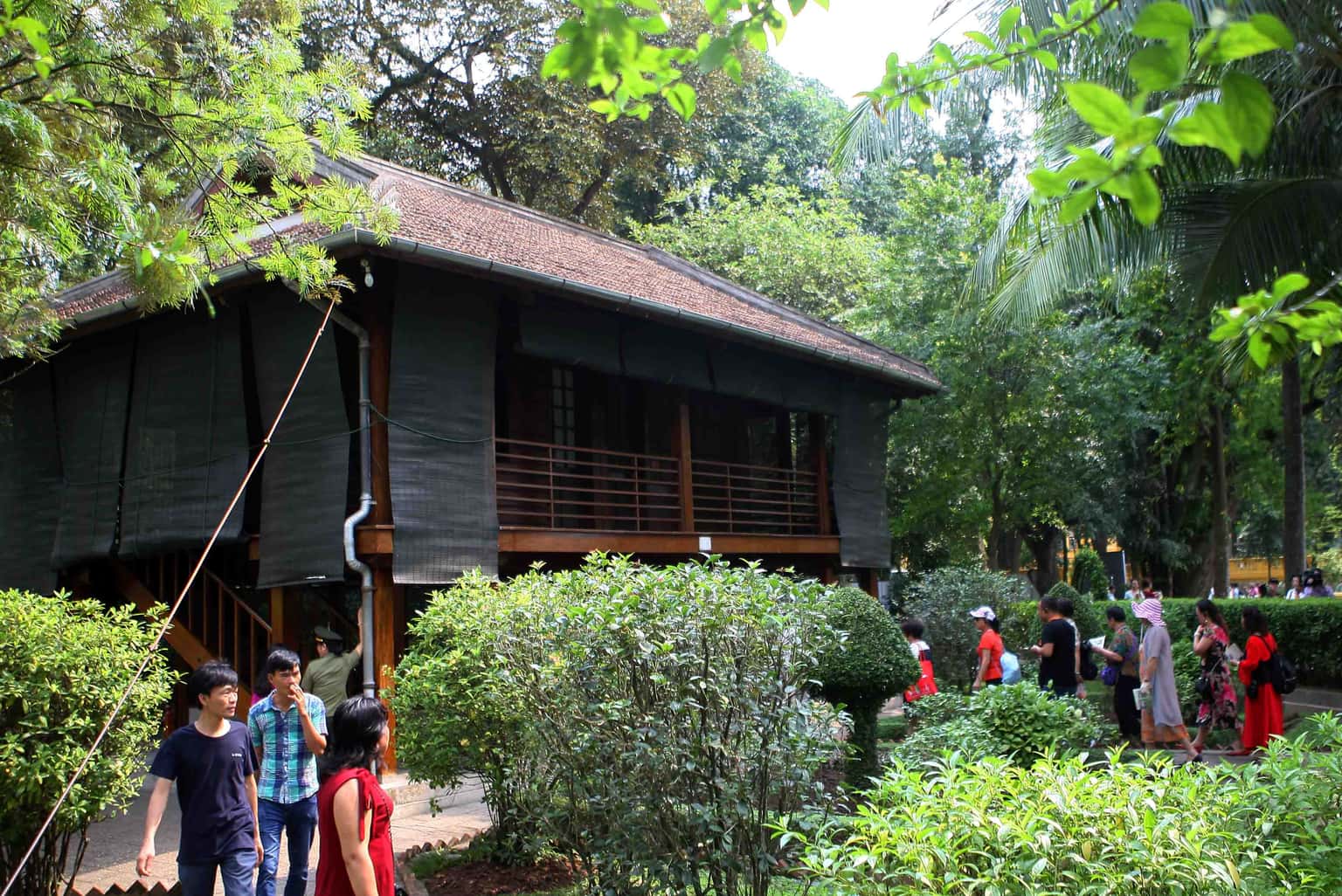 nha san bac ho ba dinh dia diem du lich ha noi atthan36