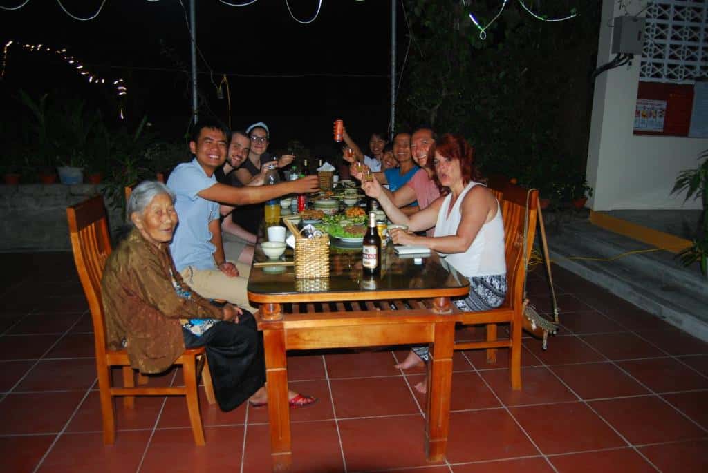 phong deluxe king phi hungs unique homestay ninh binh