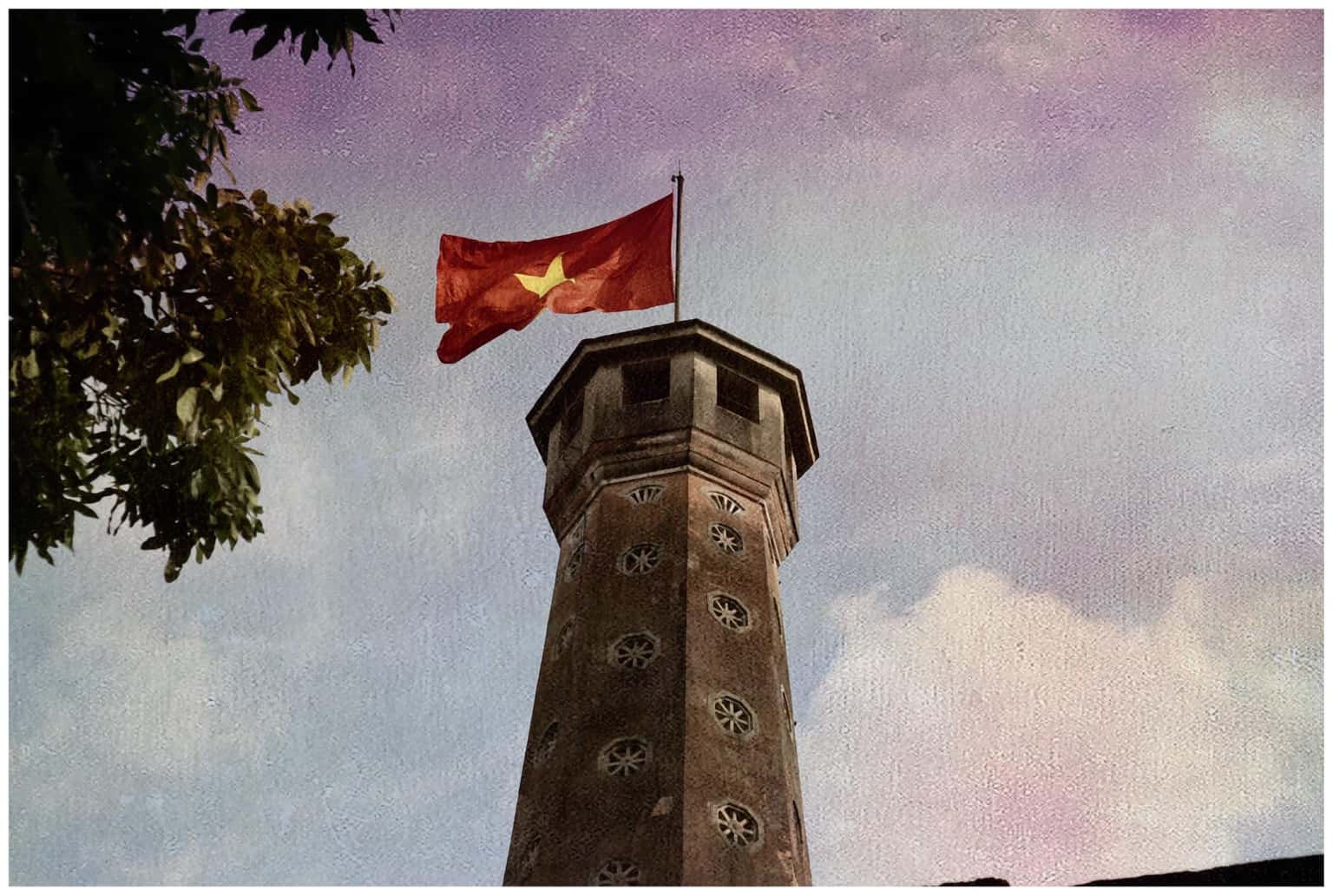 cot co ha noi ba dinh dia diem du lich ha noi atthan24
