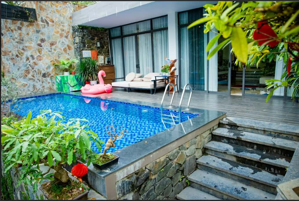 Pool loungers