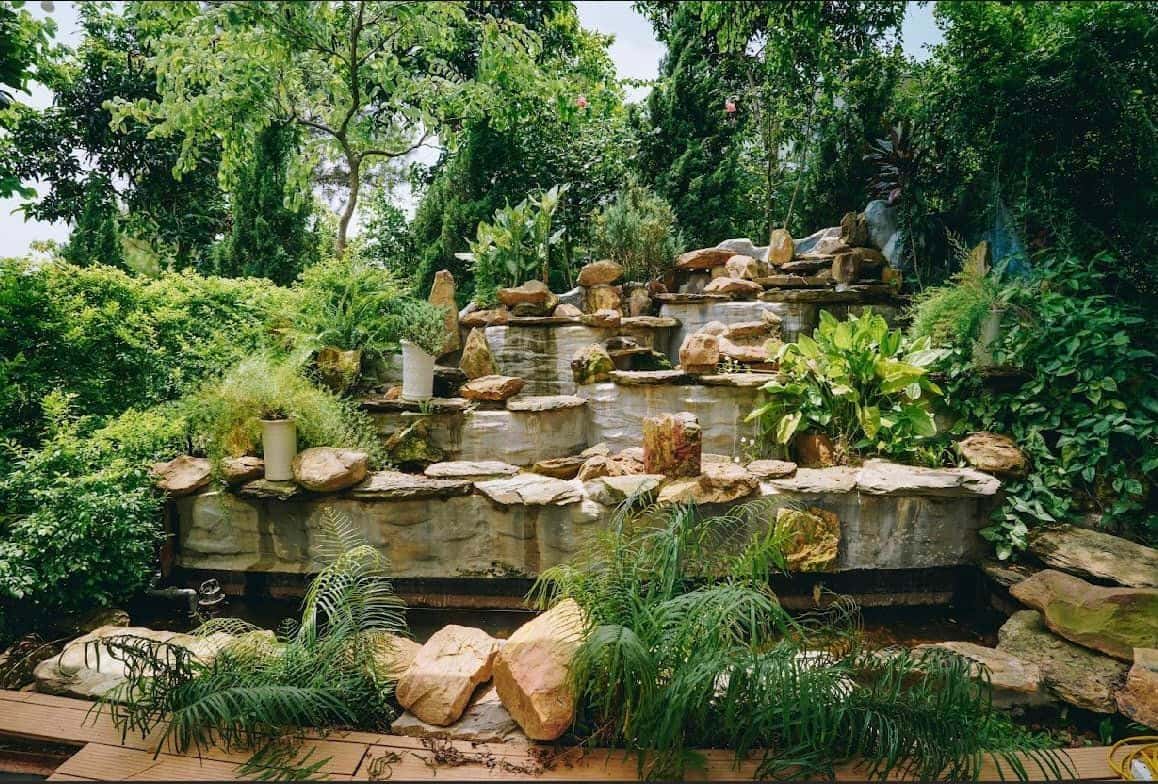 Hòn non bộ thác nước