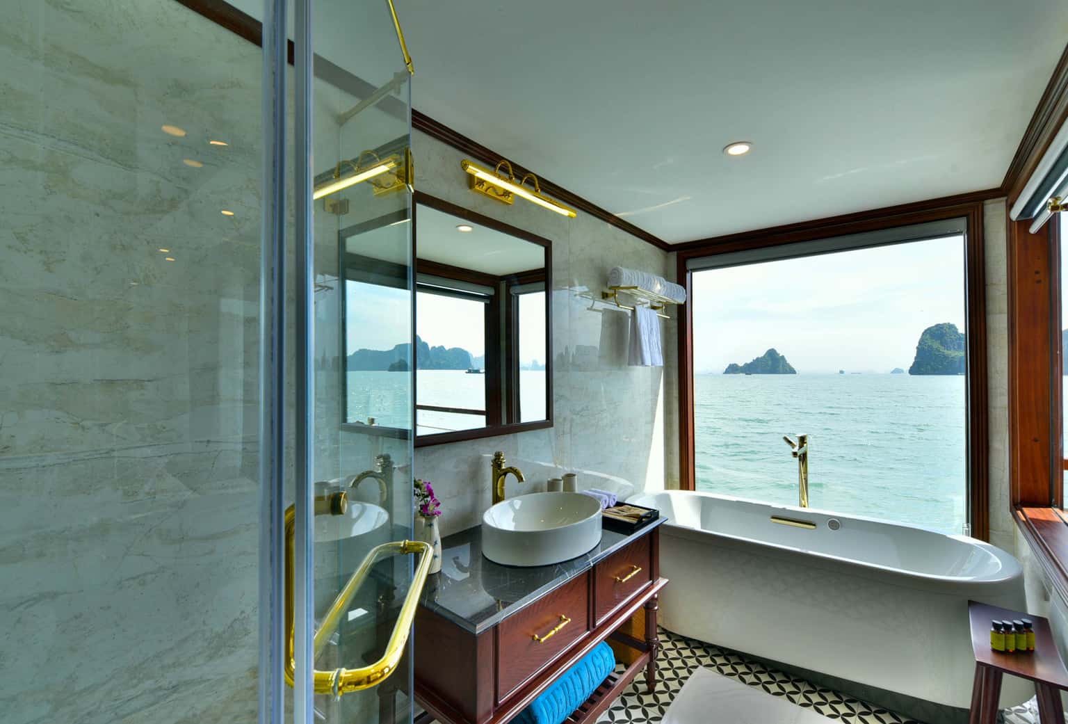 ocean delta suites heritage cruise ha long bay