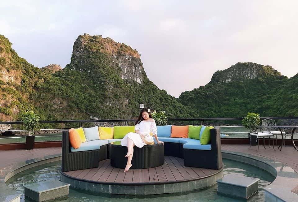 justfly le theatre cruise ha long