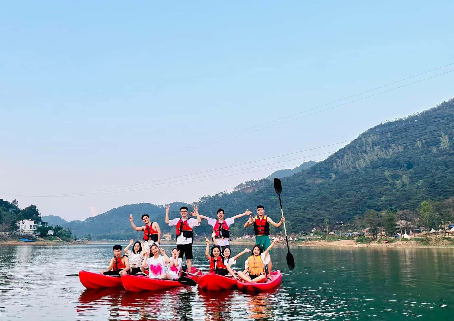 1 thuyền kayak 