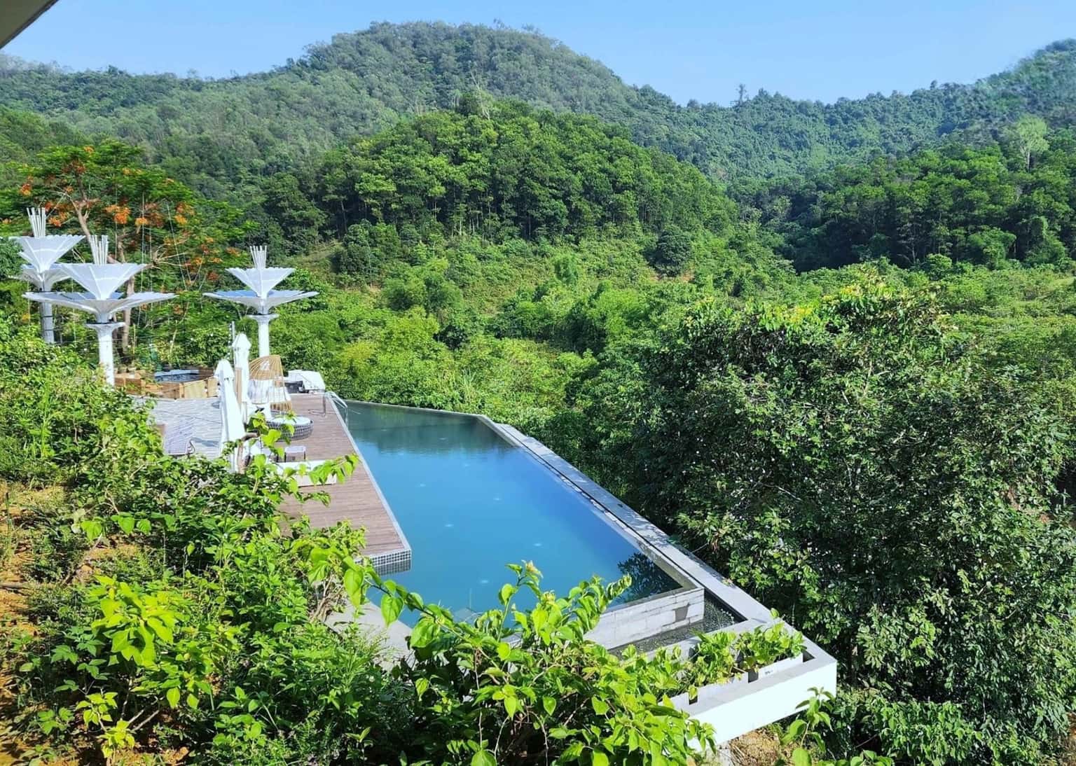 Private 80m² pool