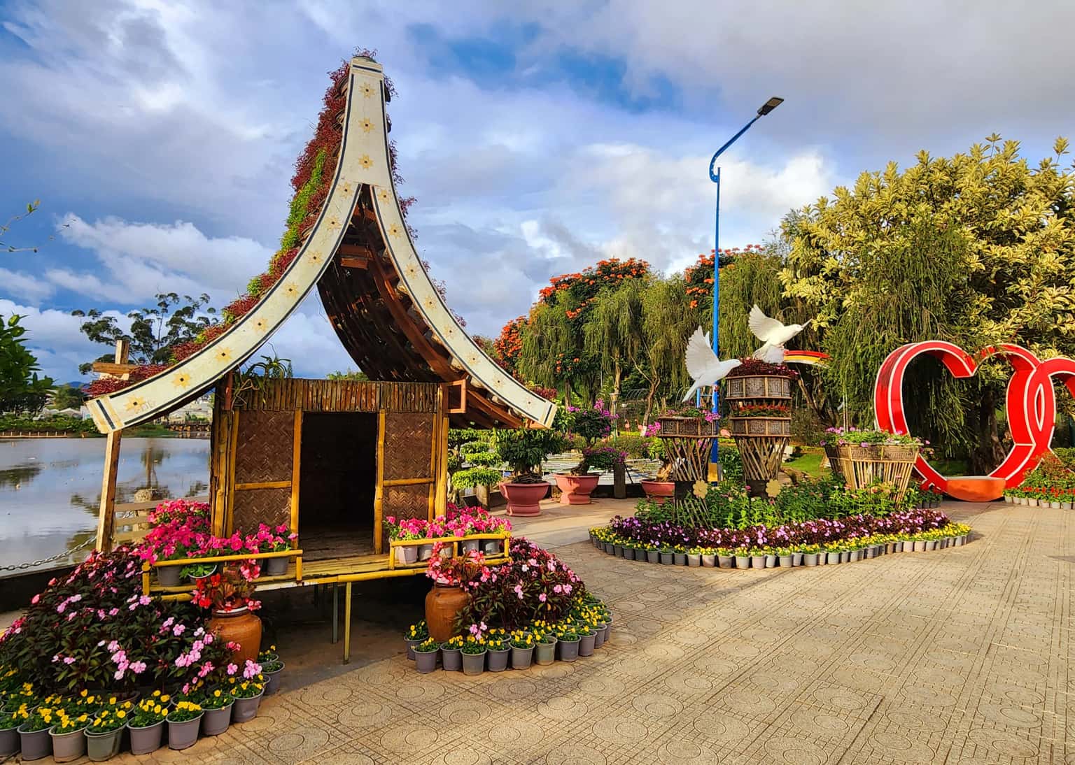 justfly vuon hoa thanh pho da lat