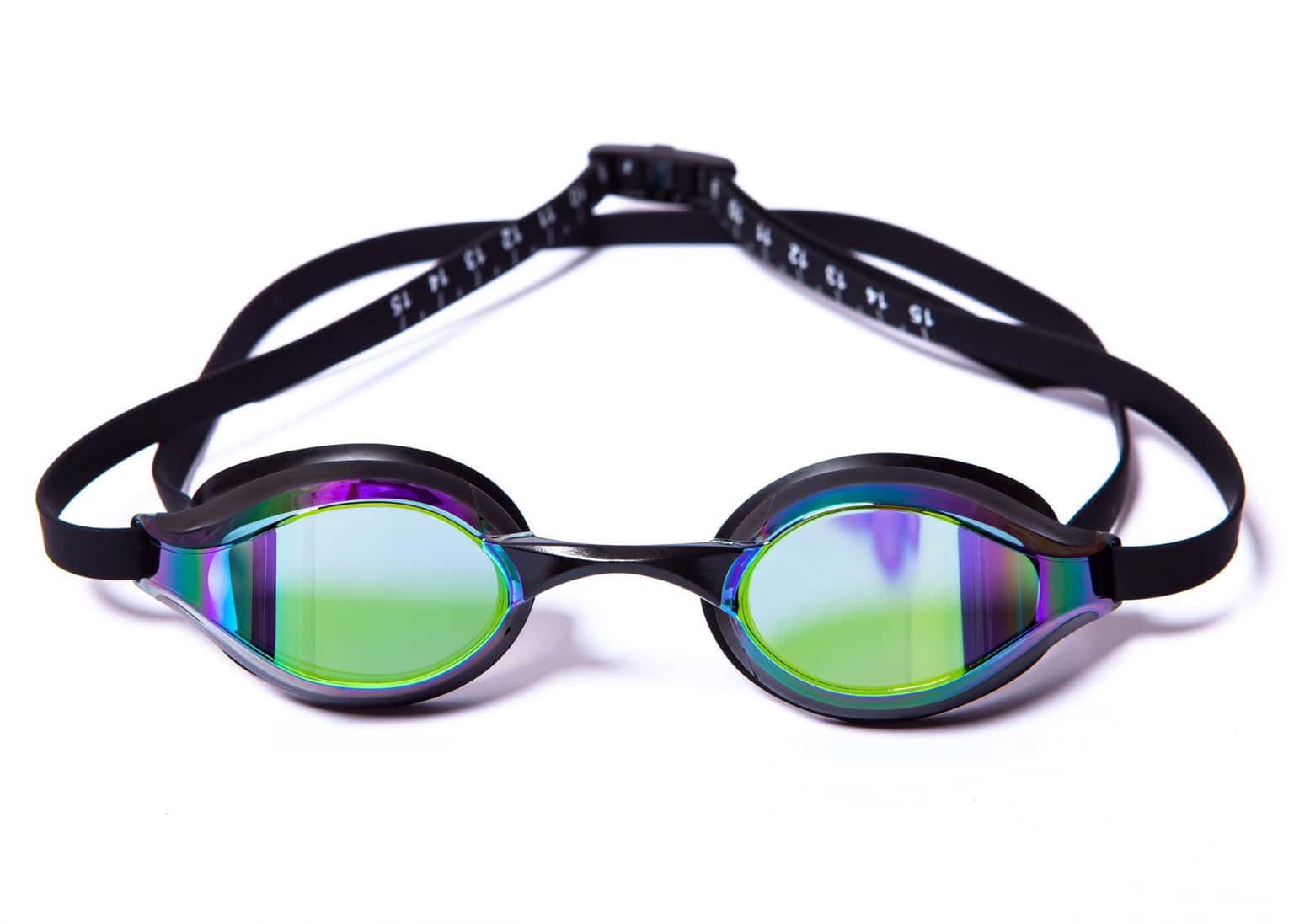 Swimming goggles