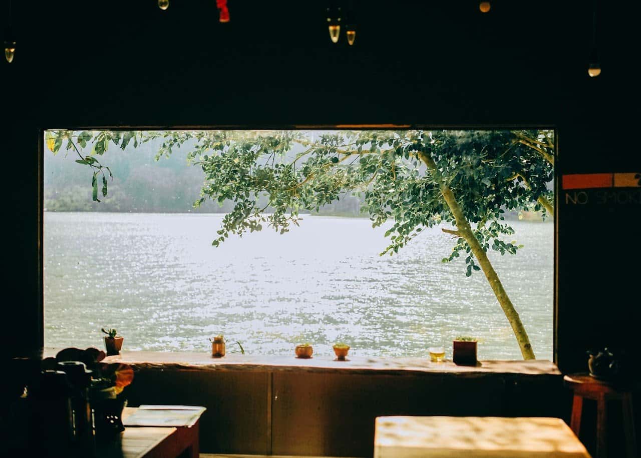 justfly khu cafe the lake house da lat