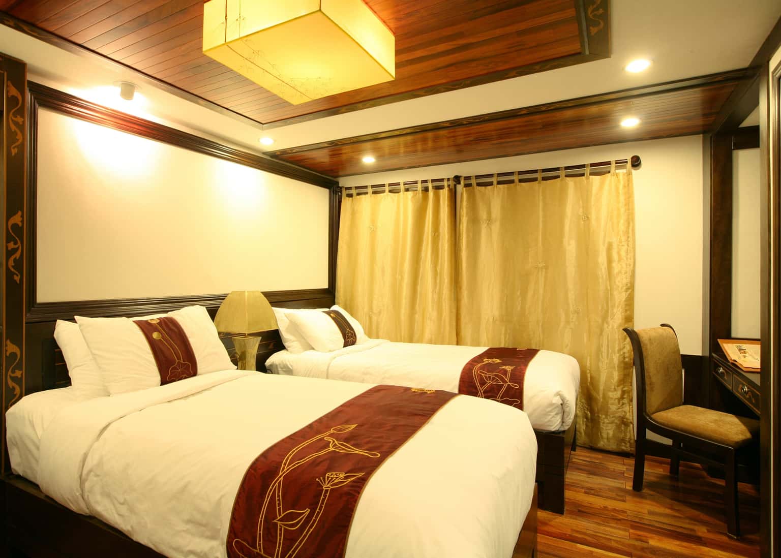 indochina-sail-halong-indochina-sail-cruise-ha-long-bay 