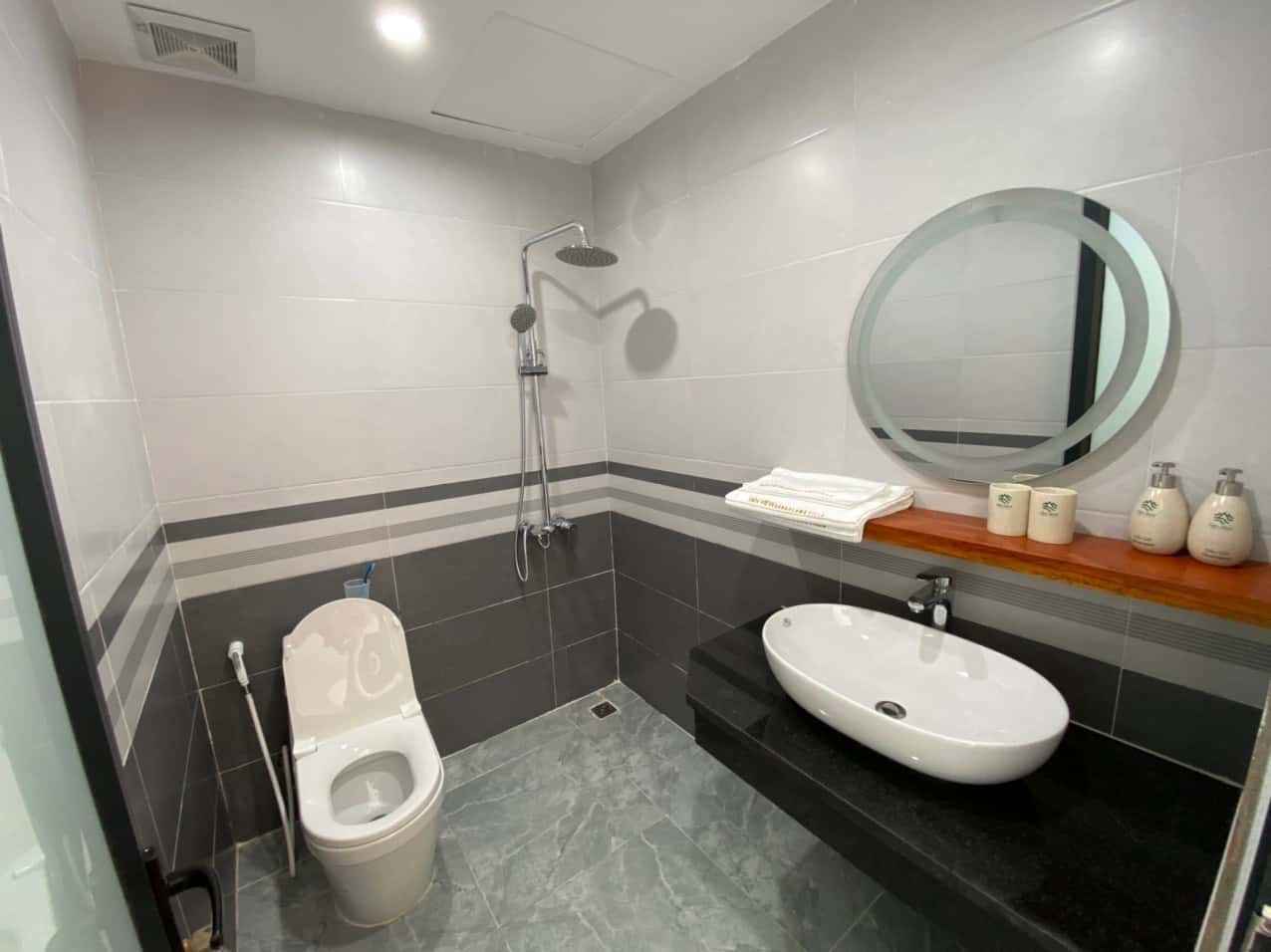 phong-tam-villa-18-tan-view-bungalow-villa-homestay-ba-vi-ha-noi-02