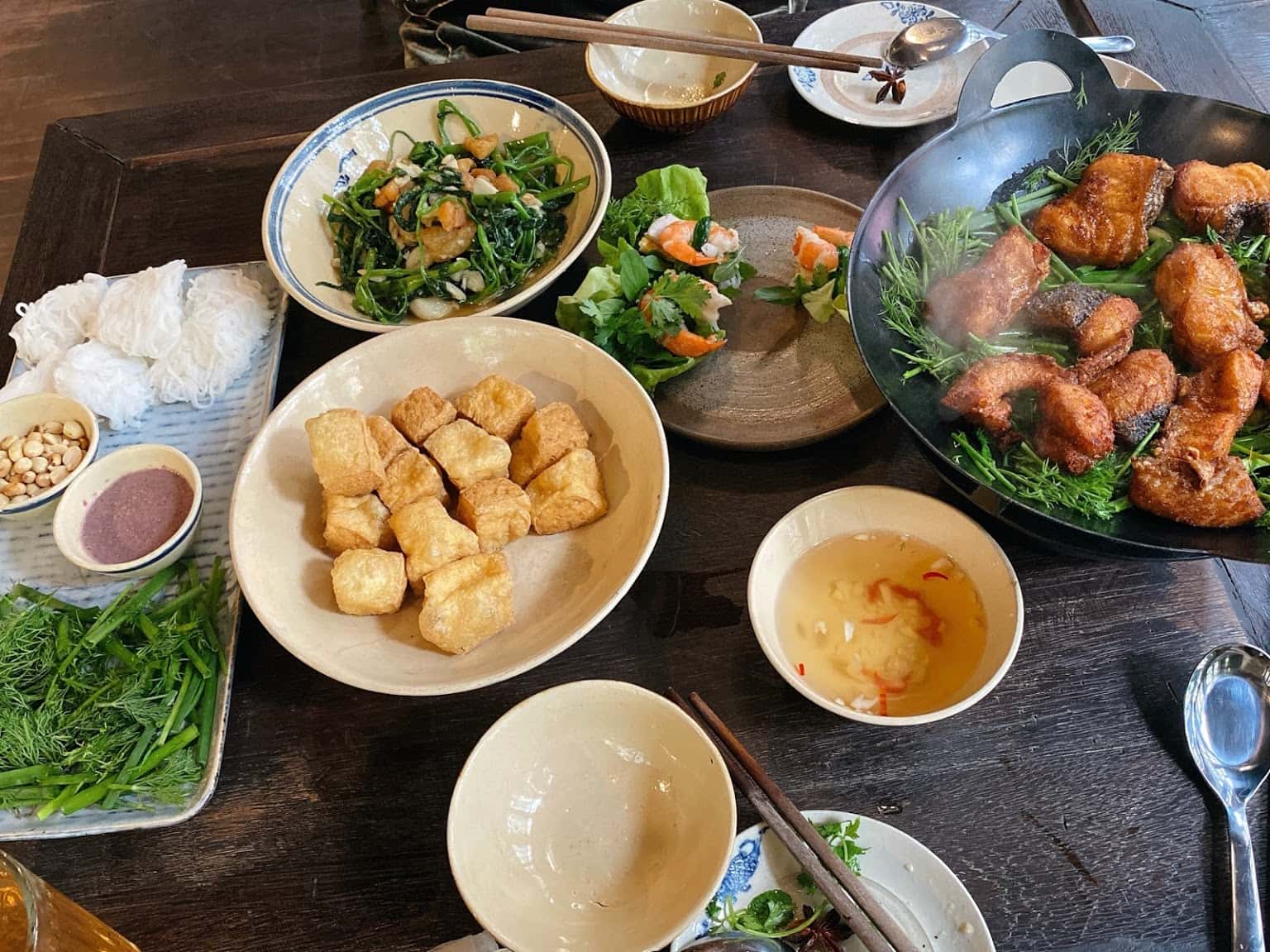 nha hang tam vi pho yen the van mieu dong da