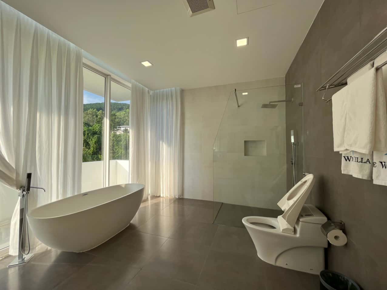 justfly white villa san golf tam dao