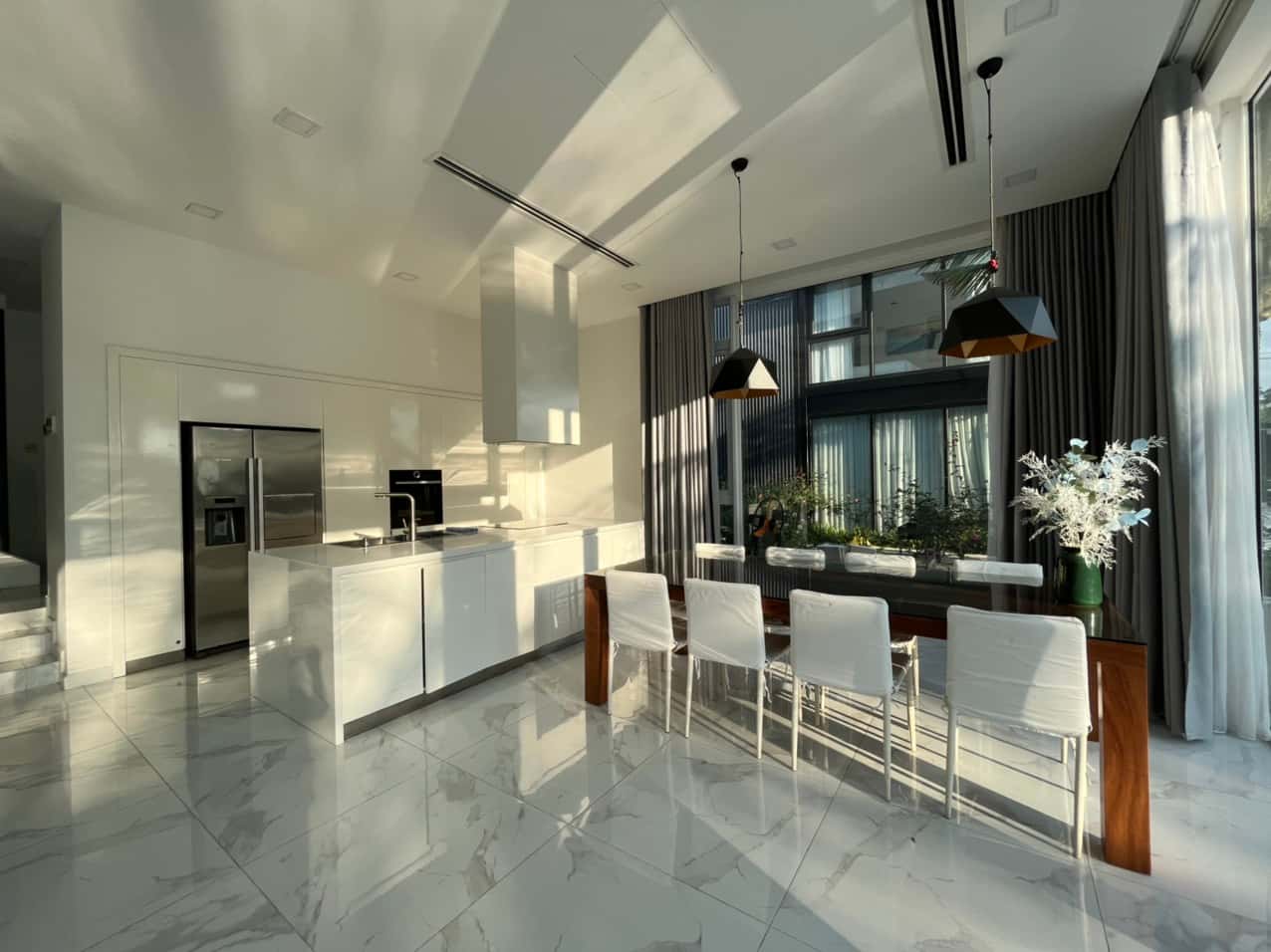 justfly white villa san golf tam dao