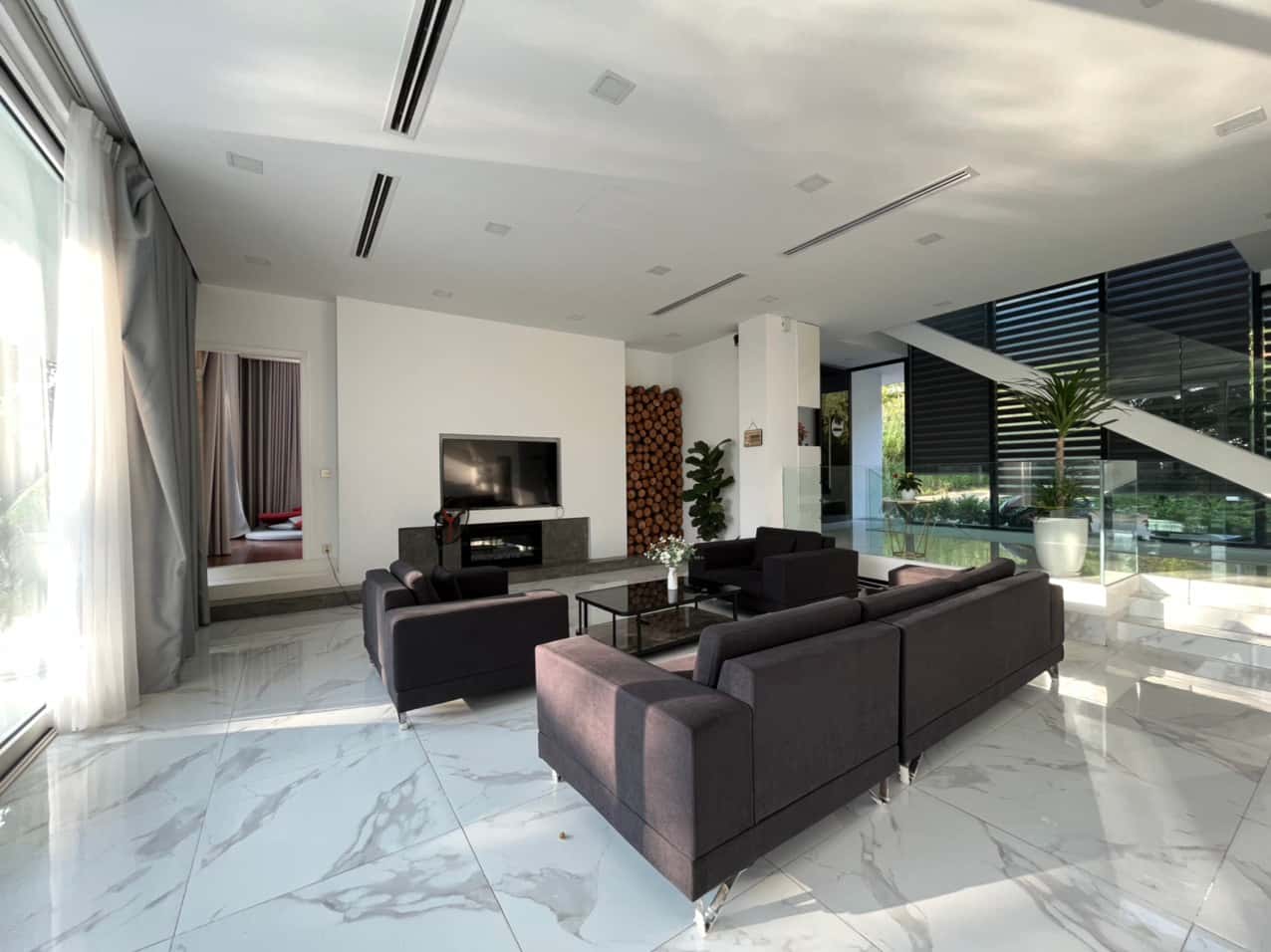 justfly white villa san golf tam dao