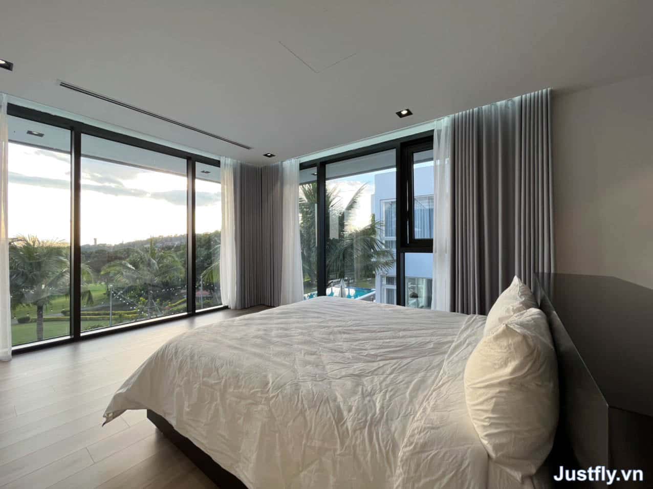the black villa san golf
