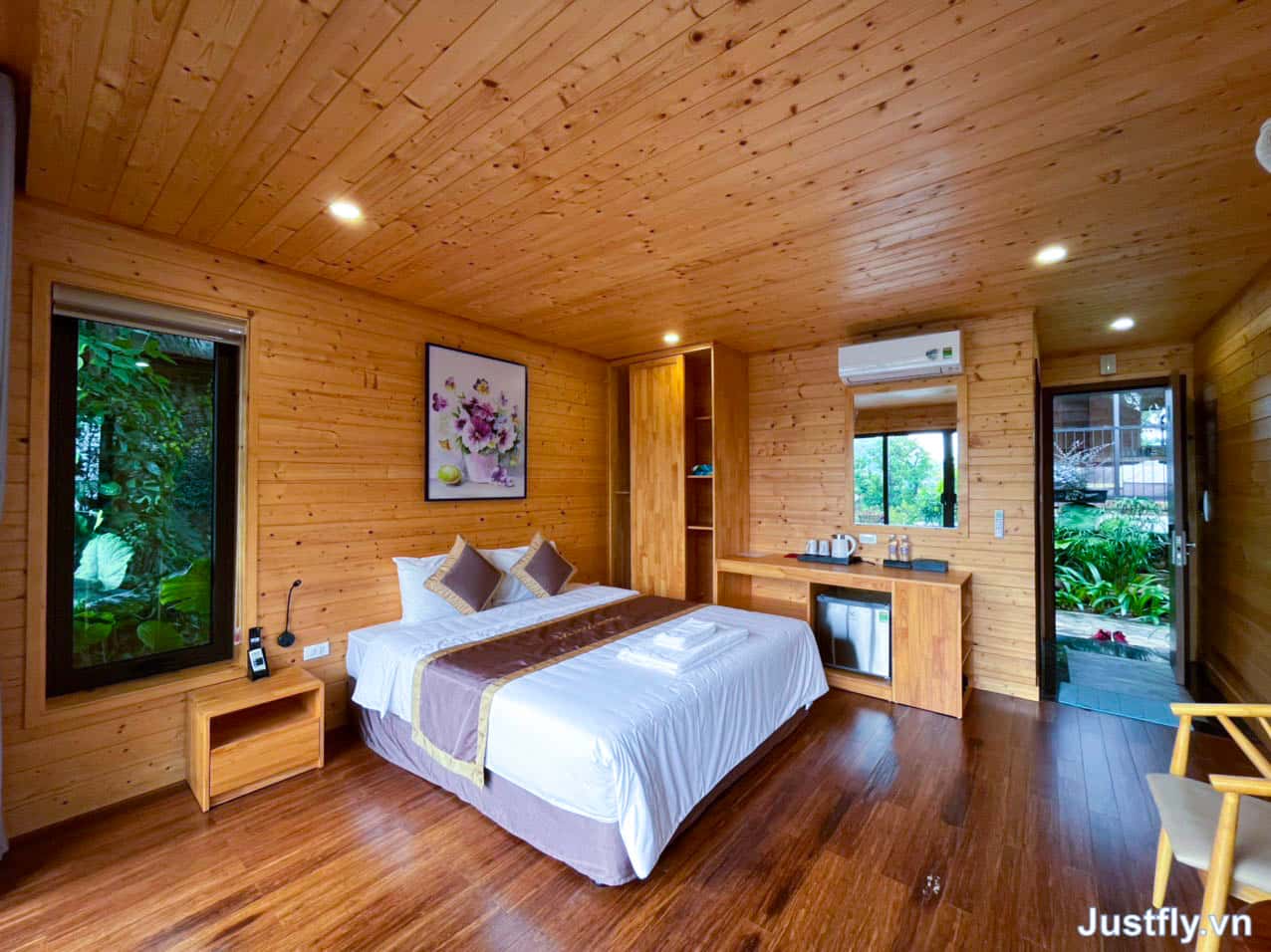 bungalow lake view suoi ngoc retreat