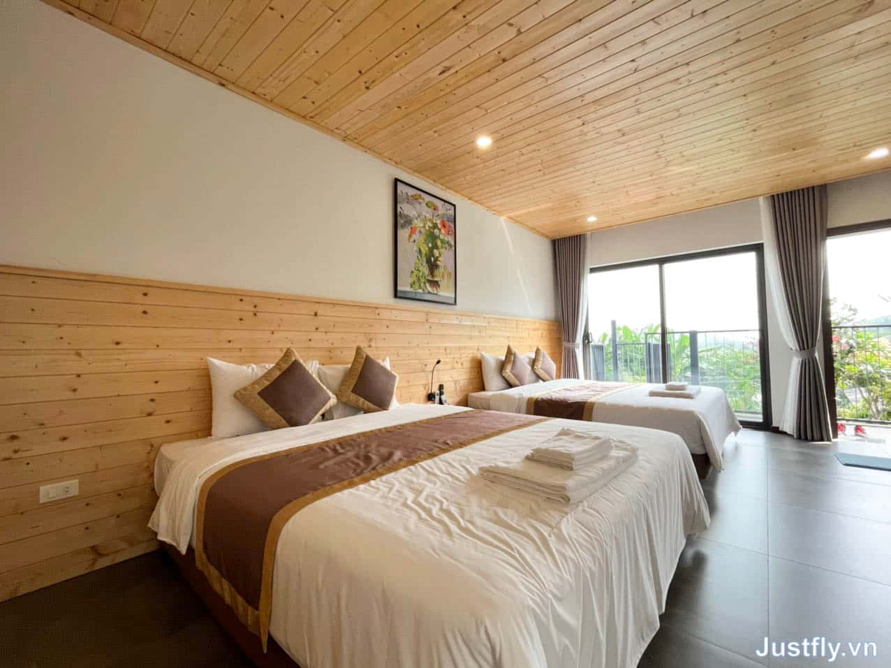 justfly bunglow family suoi ngoc retreat thach that