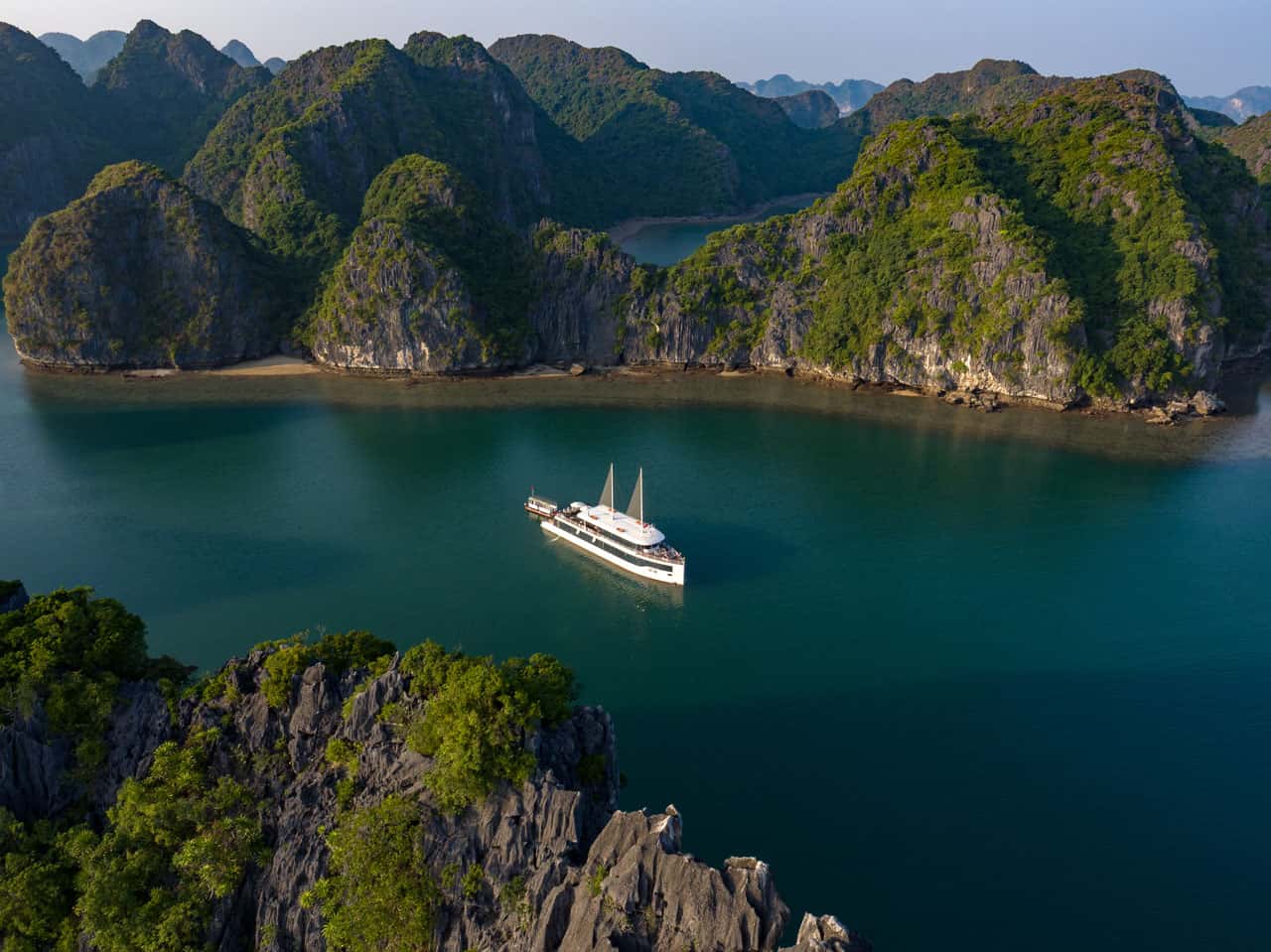 jade sails aclass cruises ha long