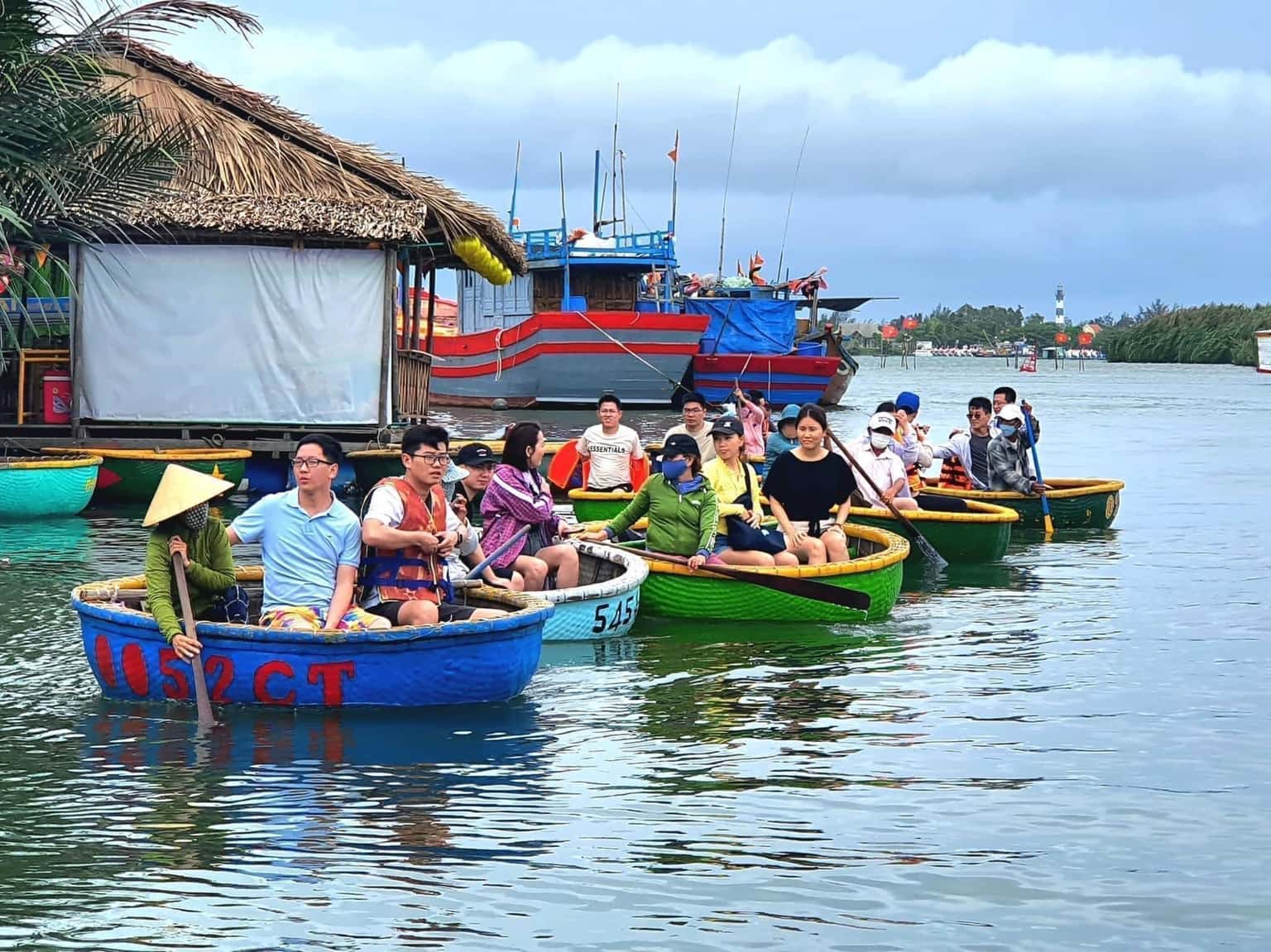 rung dua bay mau hoi an