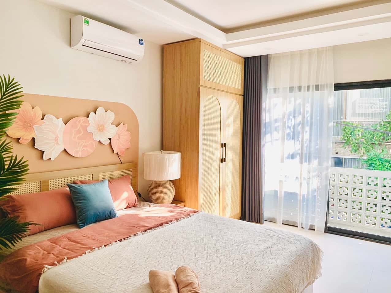 Căn hộ 301 (Sunny Room) - Lahomes Nguyễn Văn Tuyết, Đống Đa — ảnh 1