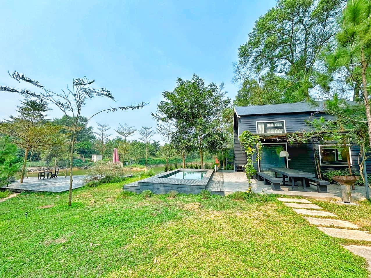 Sân vườn rộng 