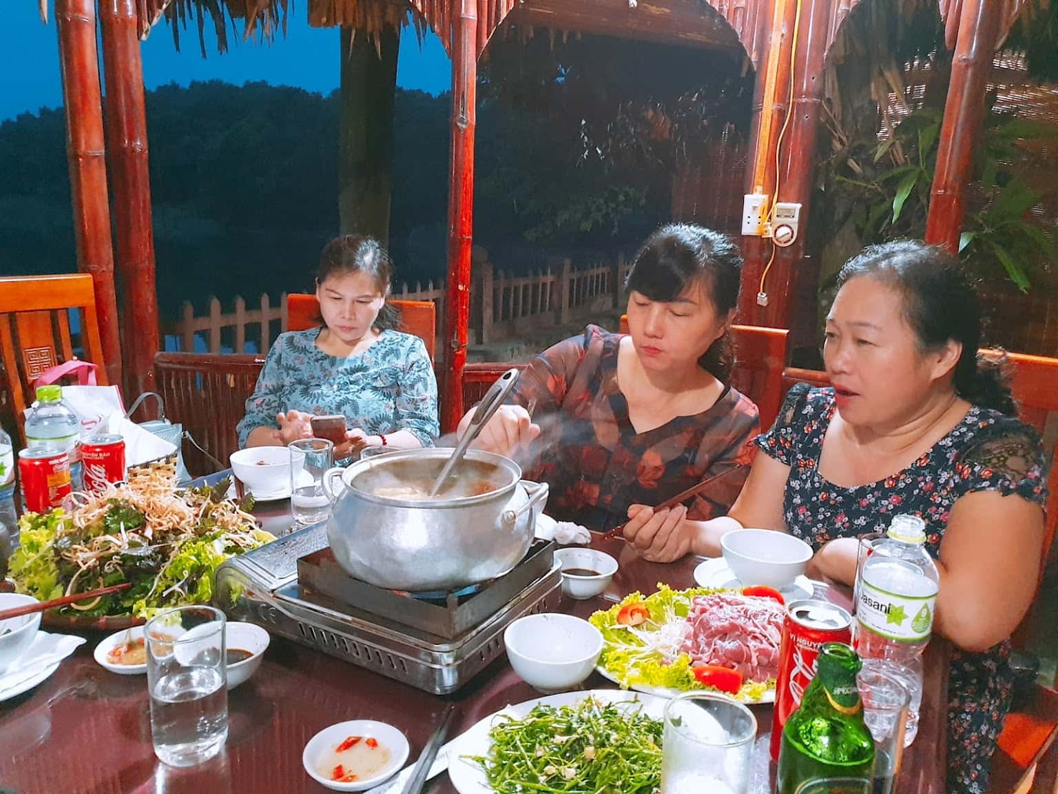 nha hang vuon sinh thai huong tram soc son