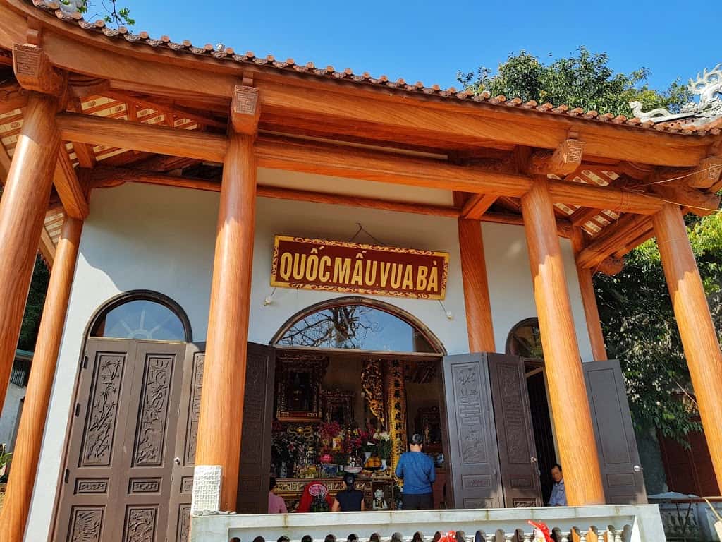 den ba chua thuong ngan tam dao
