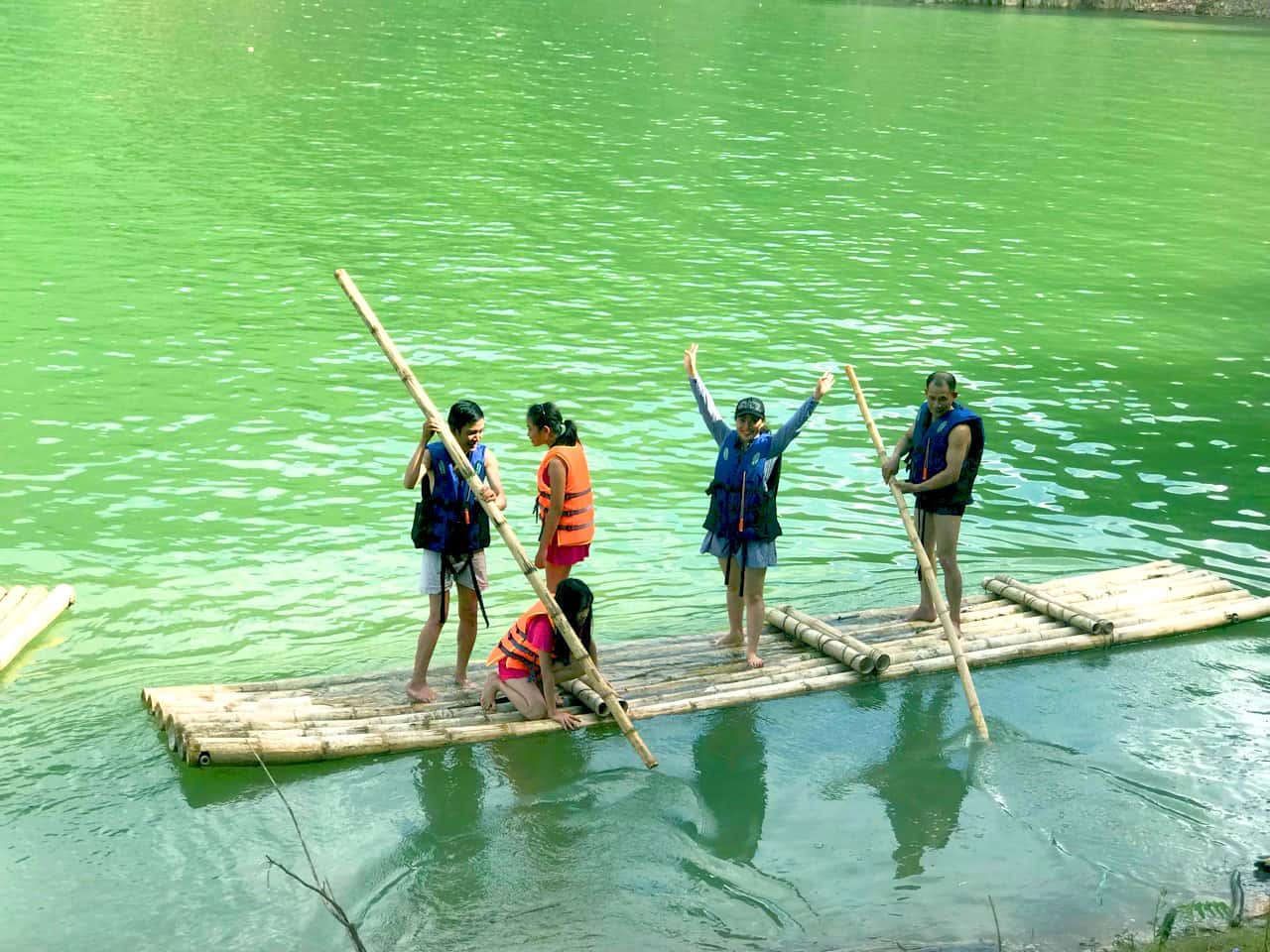 hoat dong tai mai chau hideaway resort  