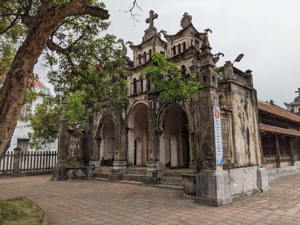 nha tho da phat diem ninh binh