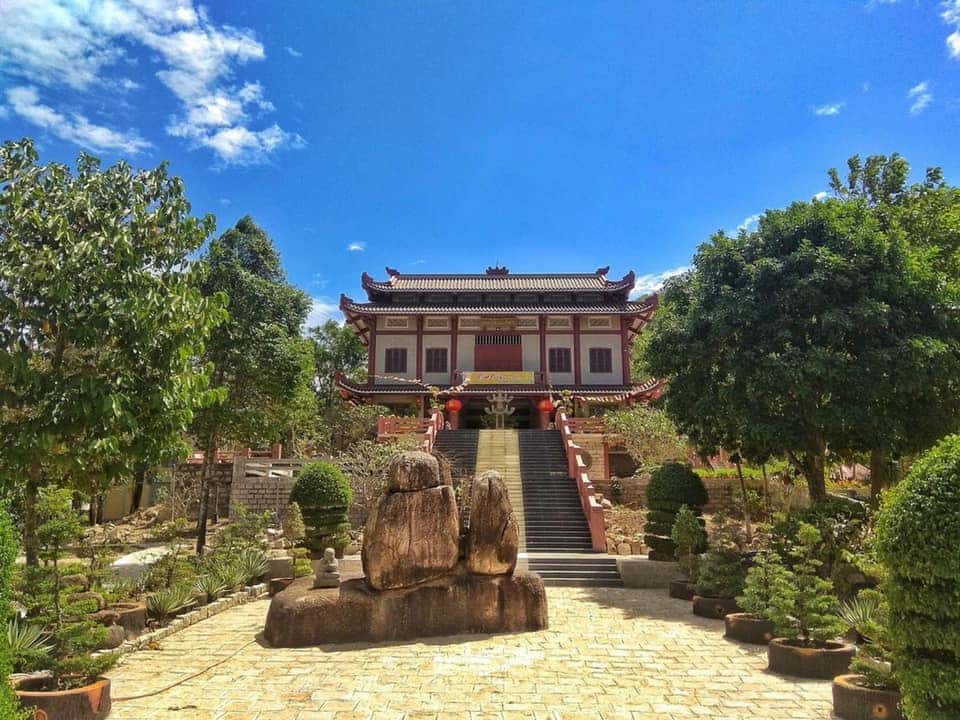 kham pha chua linh buu thien tu vung tau 