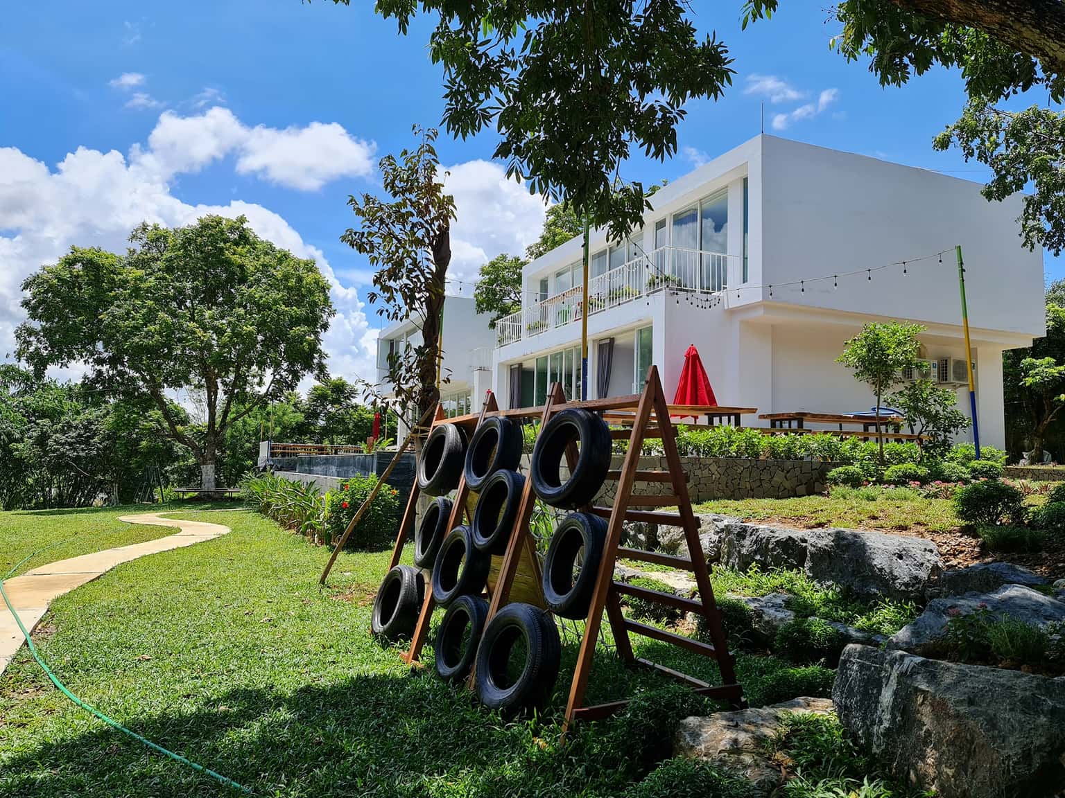 Bungalow Nhật Nguyệt, Hoà bình — ảnh 11