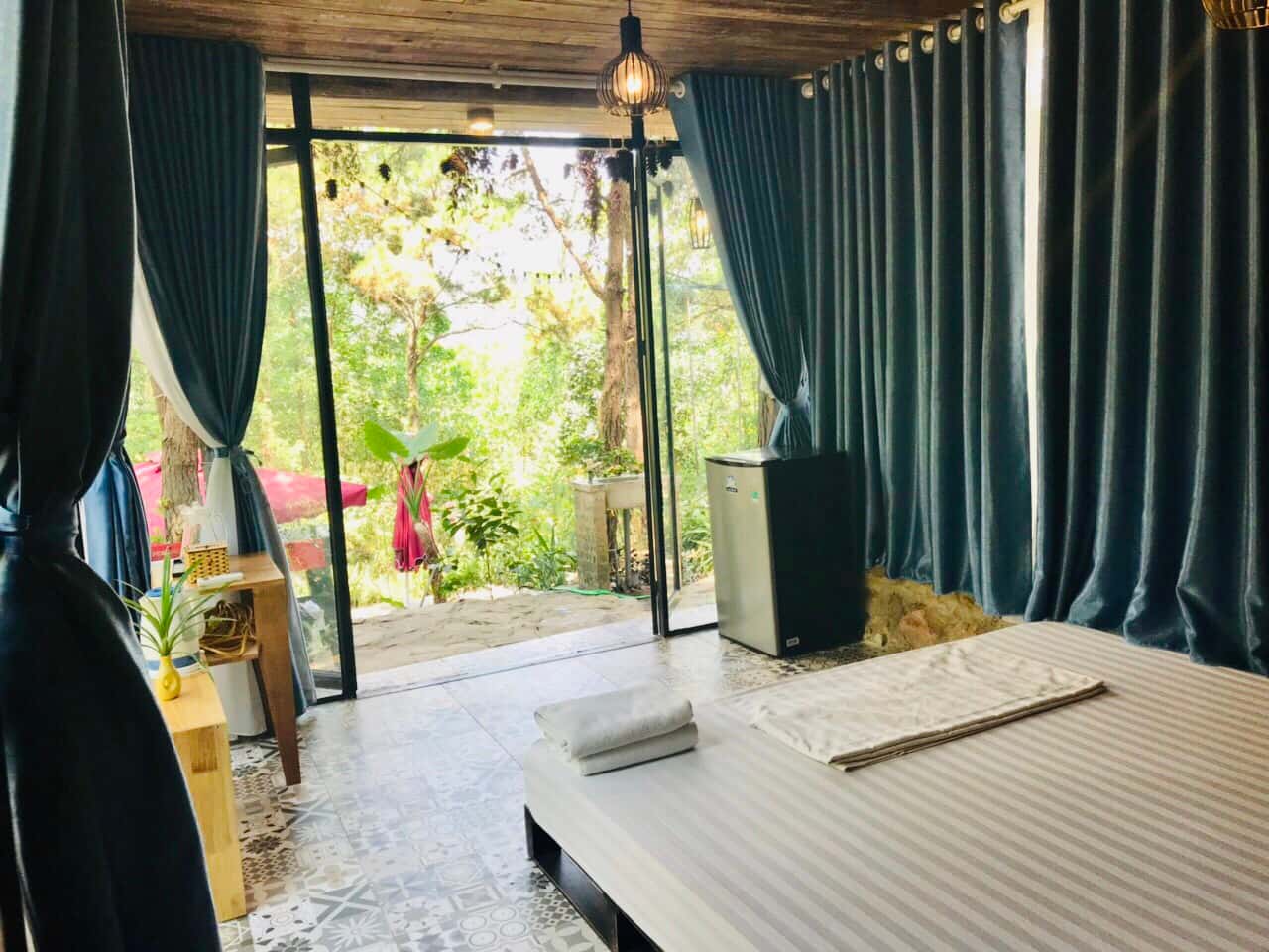 khong gian nha cay thong the moonlight homestay soc son ha noi