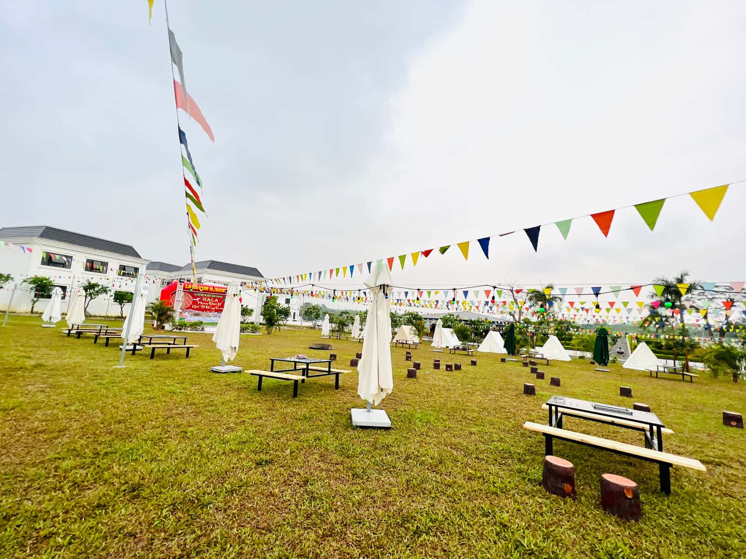 biet thu hoa giay hoa binh