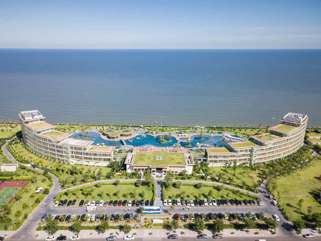 Family Suite Plus FLC Luxury Hotel, Sầm Sơn — ảnh 1